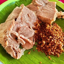 ชุดจิ๊นนึ่งเอ็นหมูพร้อมน้ำพริกข่า