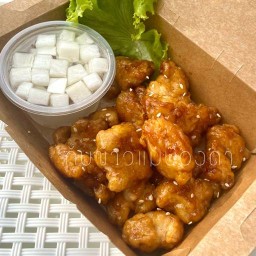 ไก่ทอดซอสเกาหลี ข้าวโพดคลุกเนย สปาเกตตี้ .