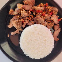 หมูครั่วพริกเกลือ