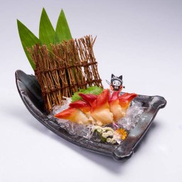 หอยปีกนก ซาชิมิ 6 ชิ้น