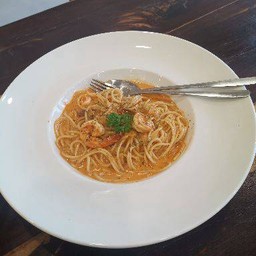 สปาเก็ตตี้มันกุ้งเนยกระเทียม
