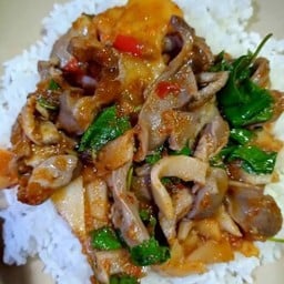 ร้านเจ๊อ้อย อาหารตามสั่งหน้าโรงไม้ นาตาขวัญ