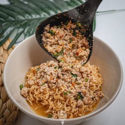 ก๋วยเตี๋ยวต้มยำ หมูสับ