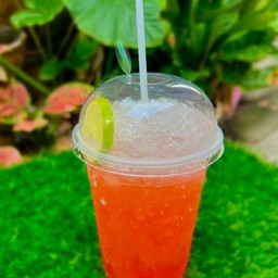 น้ำสตรอเบอร์รี่โซดา