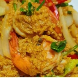 กุ้งผัดผงกะหรี่