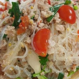 ยำวุ้นเส้นหมูสับ