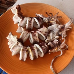 ปลาหมึกสดย่าง