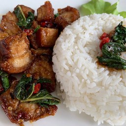 ข้าวกระเพราหมูกรอบ