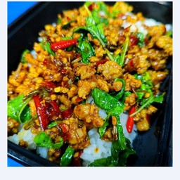 กระเพราหมูสับ(โบราณ)ราดข้าว