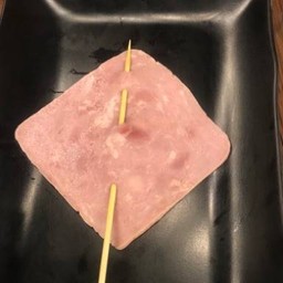 T 午餐肉 โบโลน่า