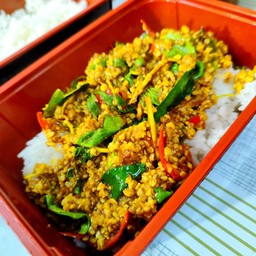 ผัดเผ็ดหมูสับ