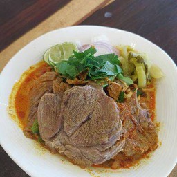 ข้าวซอยเนื้อน่องลาย