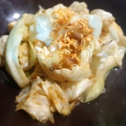 กะหล่ำปลีผัดน้ำปลา(กับข้าว)