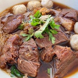 ก๋วยเตี๋ยวเนื้อ หลังมอ
