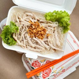 อ.อร่อย เส้นหมี่ไก่ฉีก - เทพารักษ์