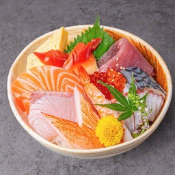 ข้าวหน้าปลาดิบรวม