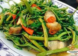 กระเฉดหมูกรอบ