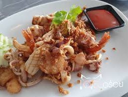 กุ้งปลาหมึกทอดกระเทียม
