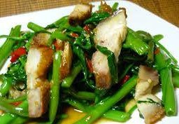 ผักบุ้งหมูกรอบ