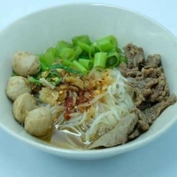 ก๋วยเตี๋ยว เนื้อ น้ำใส