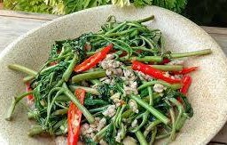 กระเฉดหมูสับ