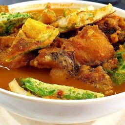 แกงส้มชะอมไข่ทอดปลาช่อน