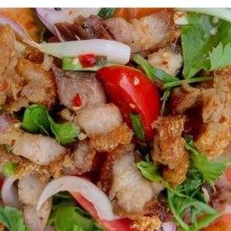 ยำหมูกรอบ