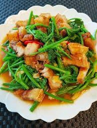 ยอดมะระหมูกรอบ