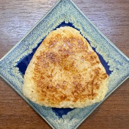 Grilled soy sauce onigiri(焼きおにぎり)