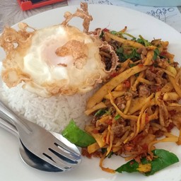 ข้าว👉ผัดหน่อไม้เปรี้ยว