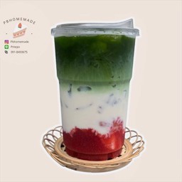 ชาเขียวนมสดสตอเบอรี่