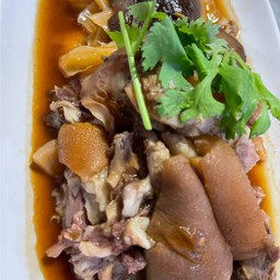 ขาหมูพะโล้