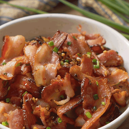 เบค่อนผัดพริกแห้ง