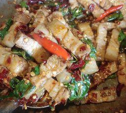 กระเพราหมูสับ(กับข้าว)