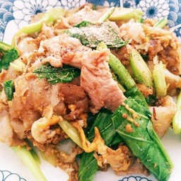 ผัดซีอิ้วเนื้อ
