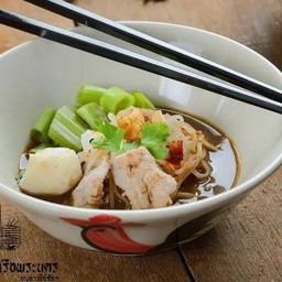 ก๋วยเตี๋ยวหมูน้ำตก