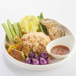 L ข้าวผัดน้ำพริกกะปิ ปลาทูทอด