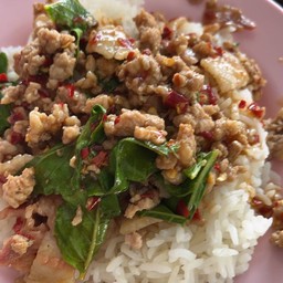 กะเพราพริกแห้ง 39 บาท ไข่เจียวฟู โบราณ Kai jew fu ka
