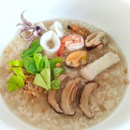 ข้าวต้มทะเลรวม