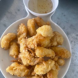 ปลาหมึกชุปแป้งทอด