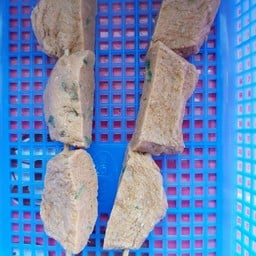 ลูกชิ้นซ้อปราณี