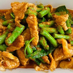 ผัดพริกแกงหมู (กับข้าว)