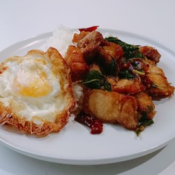 กระเพราพ่อครัวตัวดำ