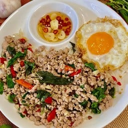 กะเพราหมูสับ