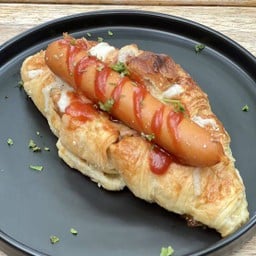 Sausage Cheese Croissant - ครัวซองค์ไส้กรอกชีส