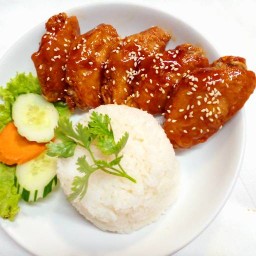 ข้าวหมูทอดในบ้าน