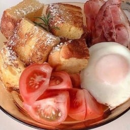 ชุดอาหารเช้าขนมปังชุบไข่