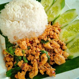 กะเพราไก่สับ