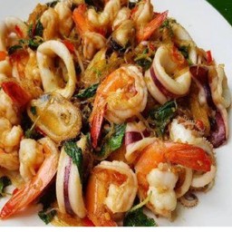 กะเพรารวมมิตร