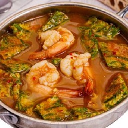 แกงส้มกุ้งไข่ชะอม (ที่ใหญ่)